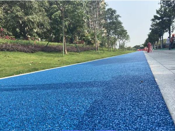 滨江透水沥青道路改造